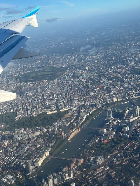 Blick aus dem Flieger über London