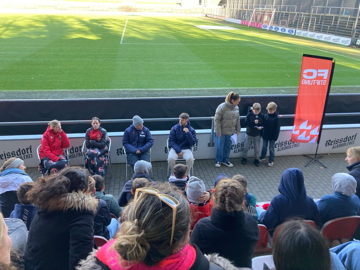 Kicken und Lesen on Tour - "Meet and Greet" am Geißbockheim