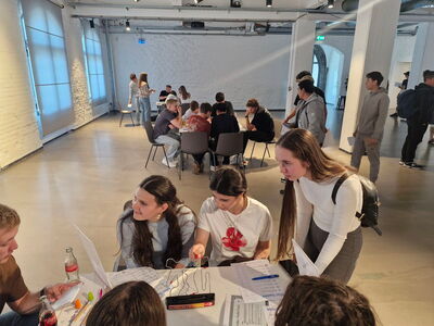 Schüler im Gespräch